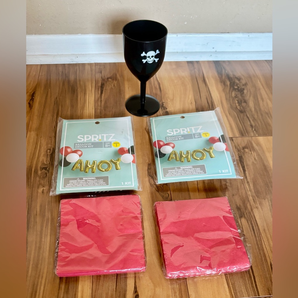 Left over Spritz pirate Party Set Black Skull Goblet Red Napkins balloons